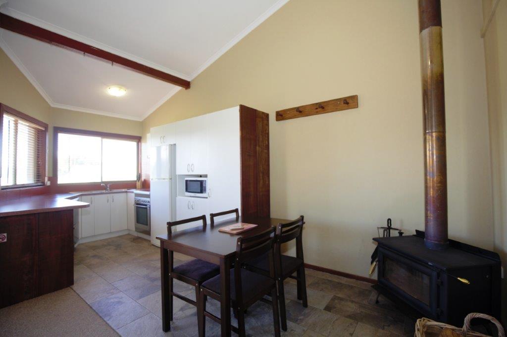 Penders Court, Jindabyne - Dining Area