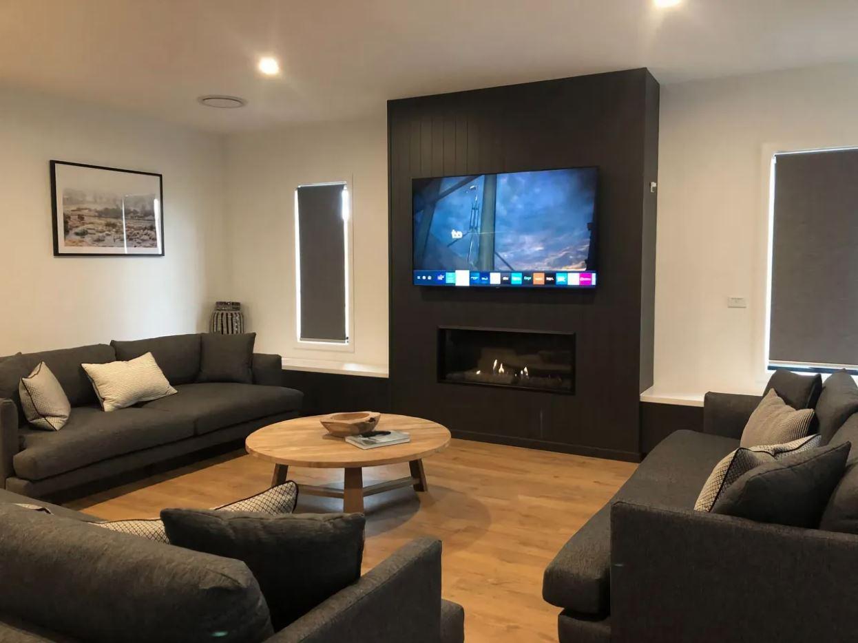 Booroolong, East Jindabyne - Lounge with Fireplace and Smart TV