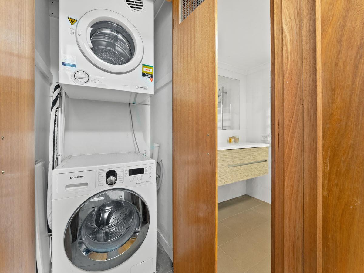 Mowamba D1 - Laundry Area