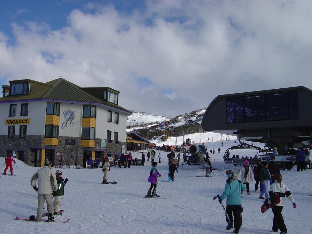 Perisher Manor - Right on Front Valley