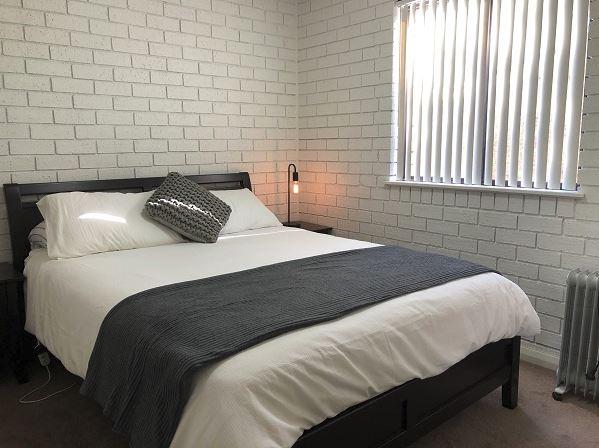 Silvers 1, Jindabyne Accommodation - Bedroom