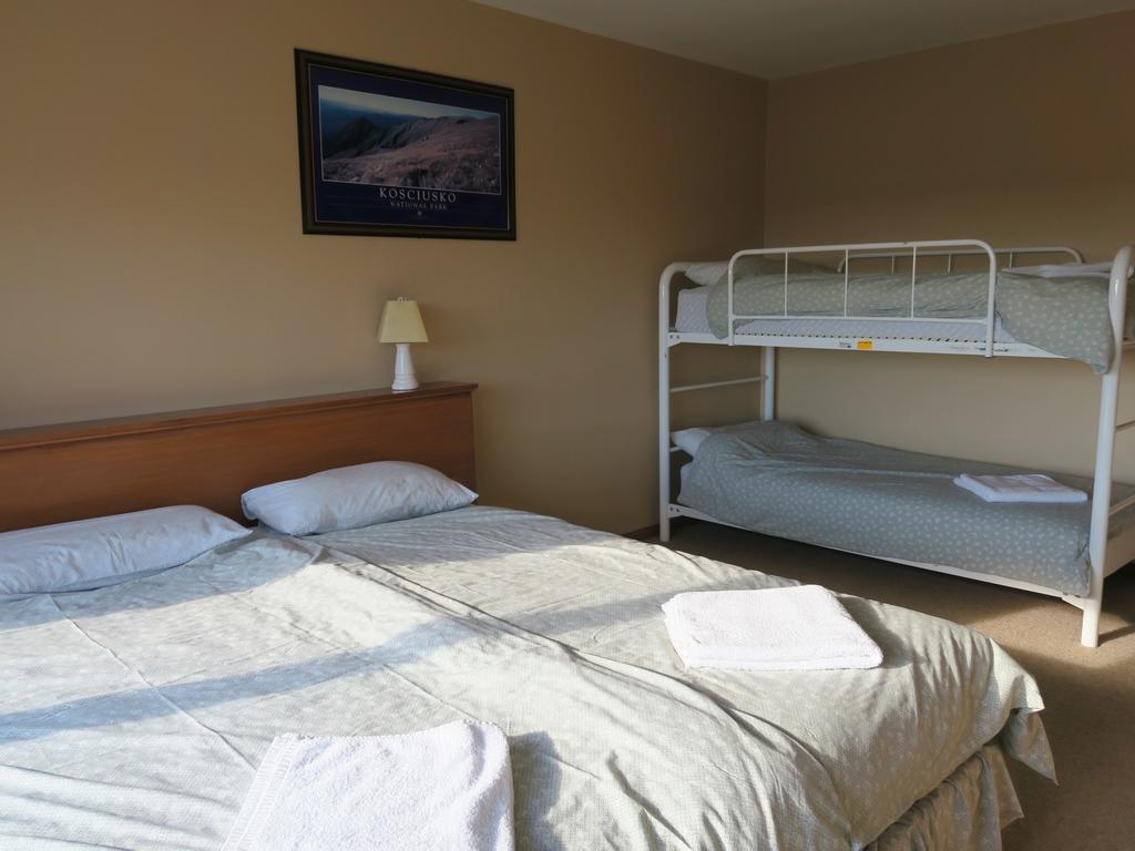 Sundeck Hotel. Perisher - Guest Room