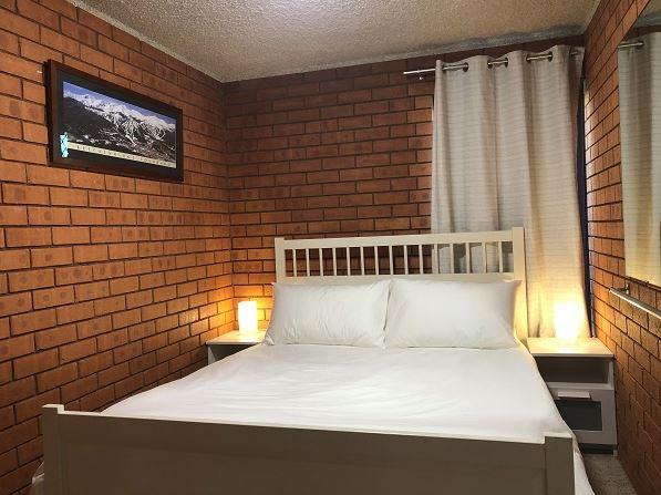 Sunrise 5, Jindabyne Accommodation - Bedroom